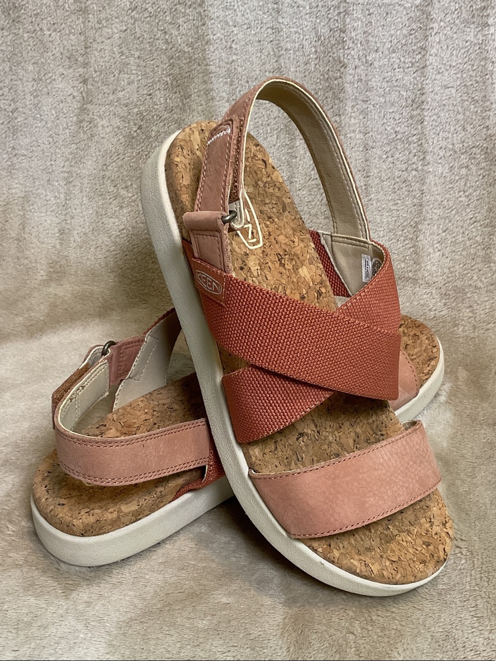 KEEN Women's ELLE Criss cross Sandals Baked Clay /cork size 8